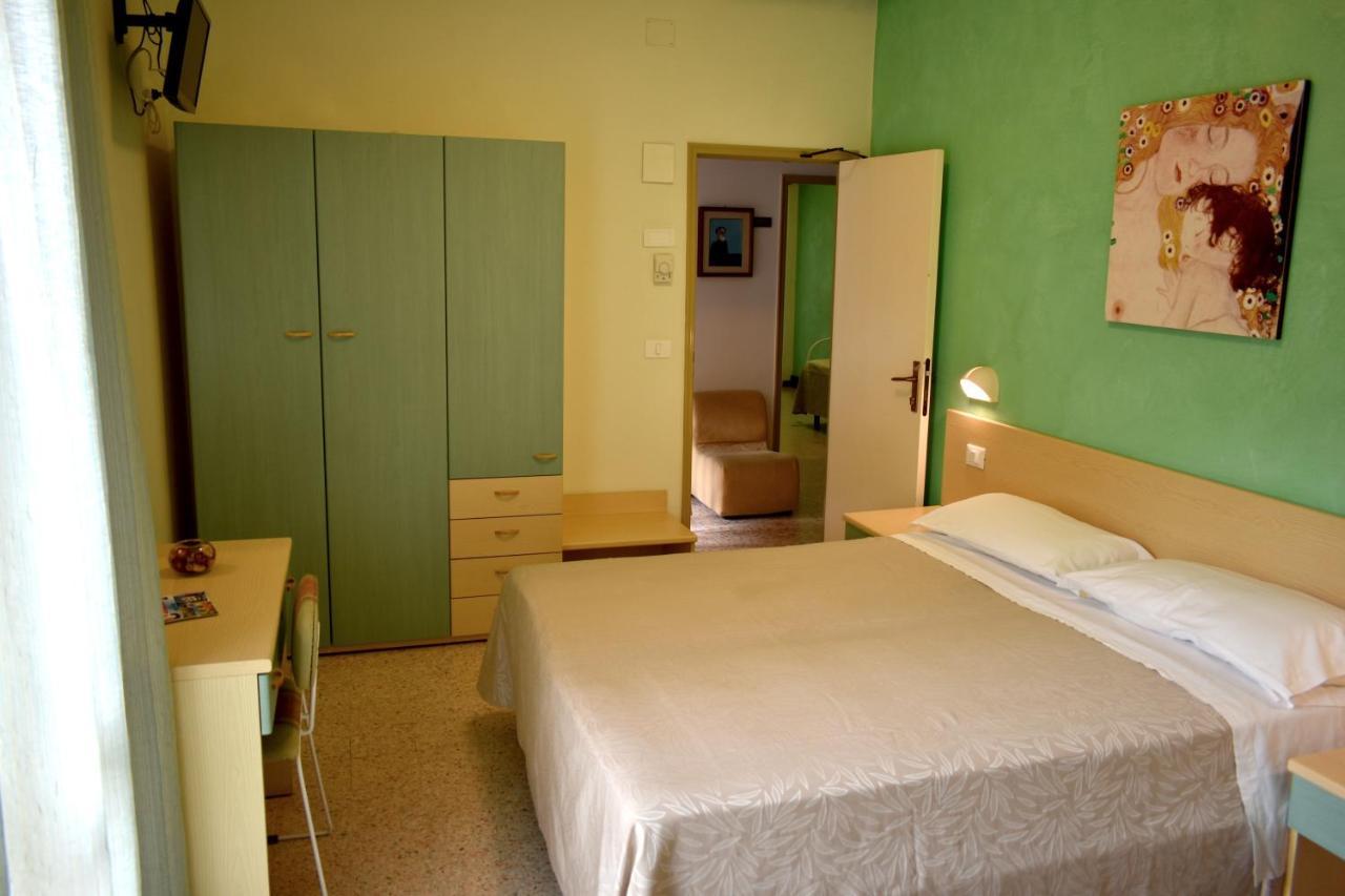Hotel Alfa Tao Риччоне Экстерьер фото