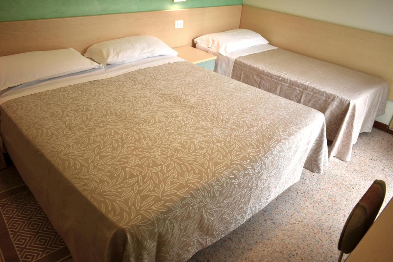 Hotel Alfa Tao Риччоне Экстерьер фото