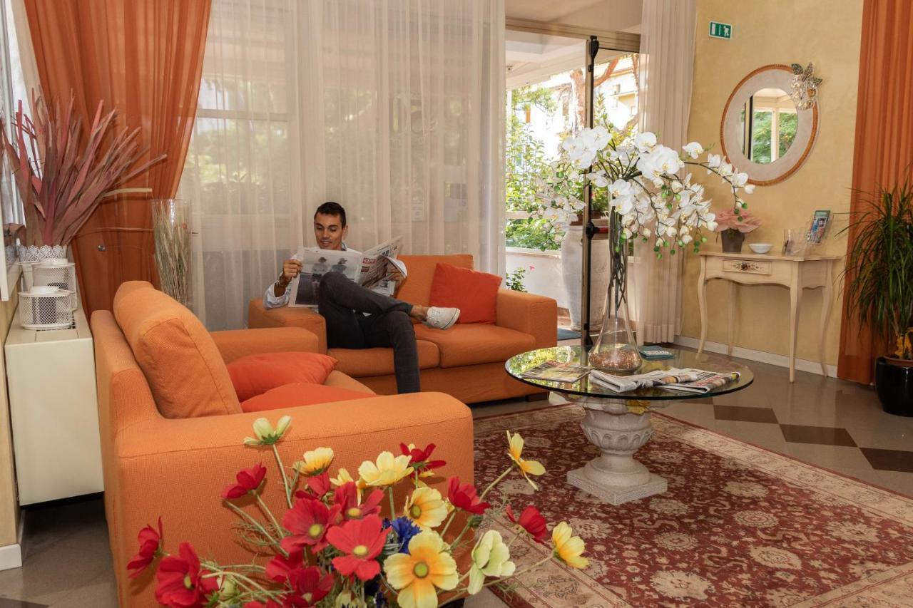 Hotel Alfa Tao Риччоне Экстерьер фото