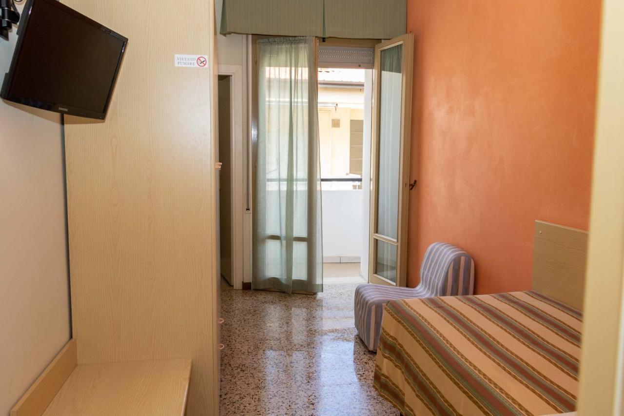 Hotel Alfa Tao Риччоне Экстерьер фото
