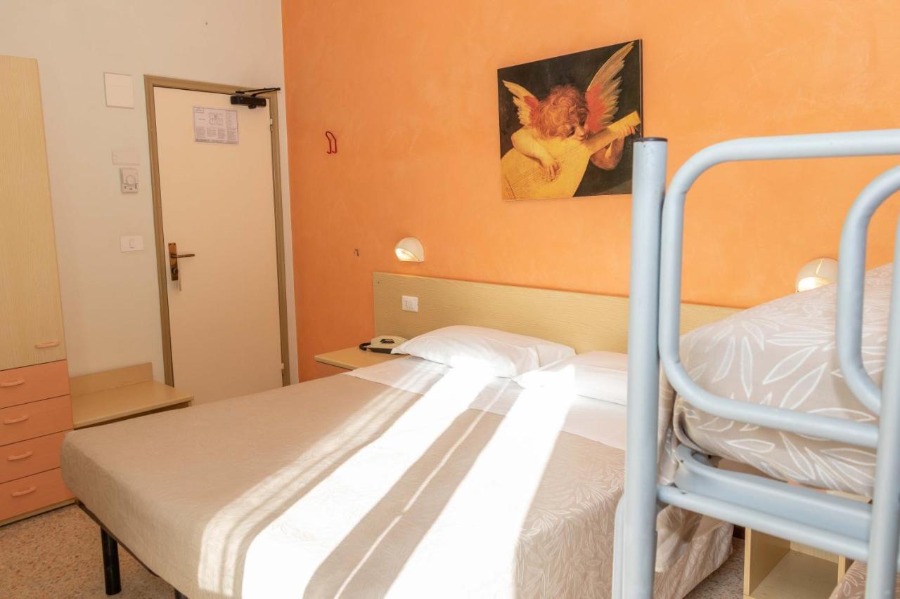 Hotel Alfa Tao Риччоне Экстерьер фото