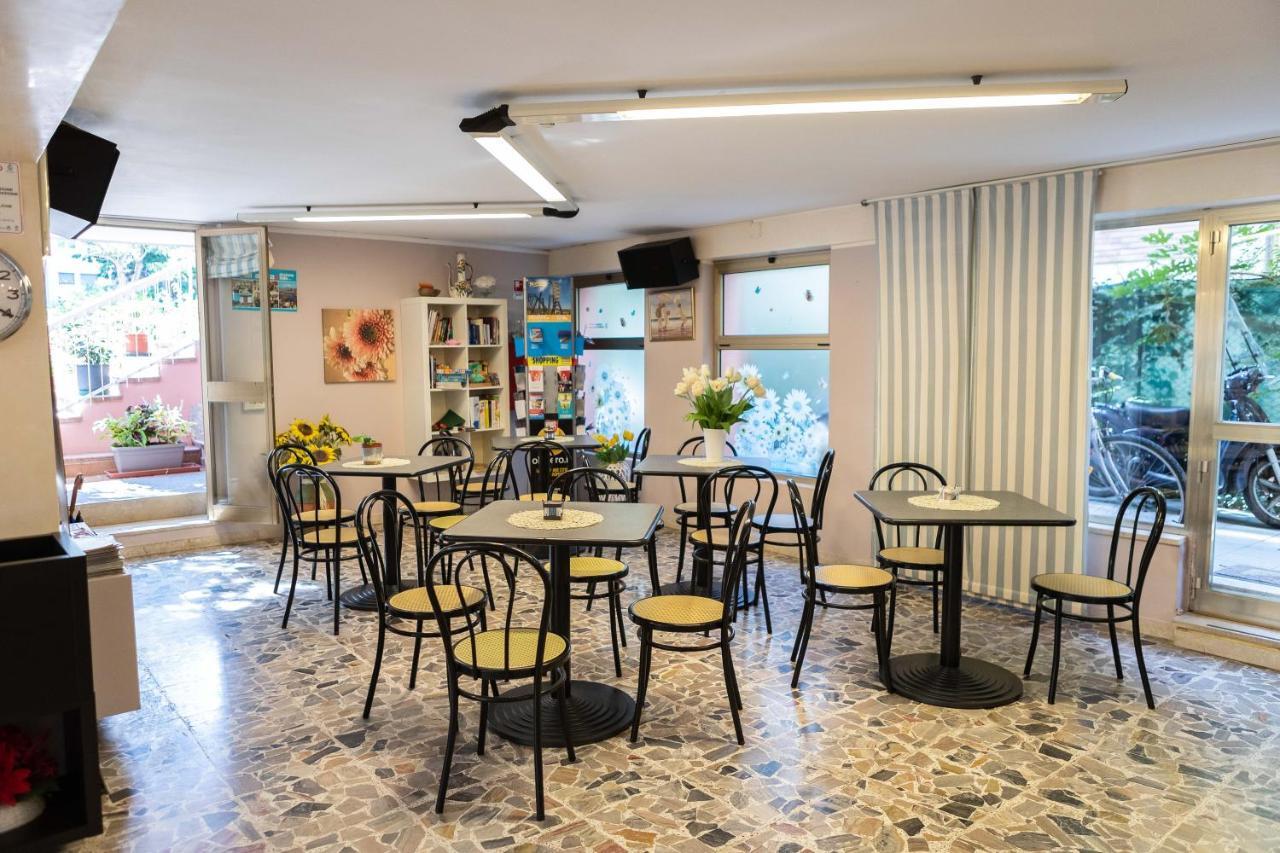 Hotel Alfa Tao Риччоне Экстерьер фото