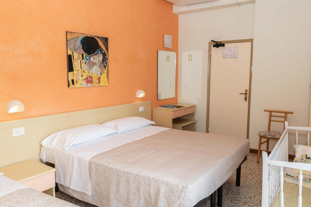 Hotel Alfa Tao Риччоне Экстерьер фото
